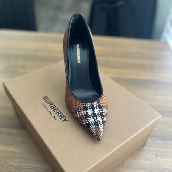 Burberry Ally 85mm Woven Check Pumps sz 7 - Picture 1 of 3